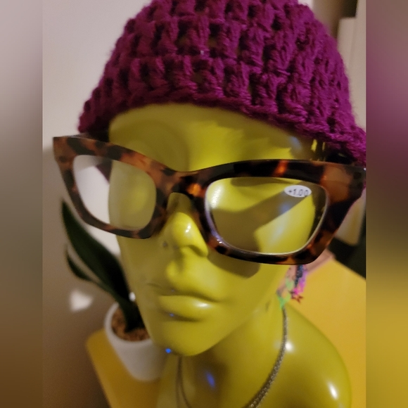 Readers +1.00 - Picture 3 of 6